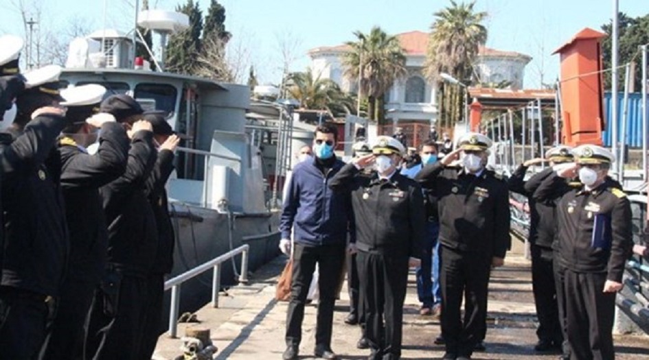 الادميرال خانزادي يتفقد مراحل تطوير وتجهيز المدمرة "دماوند-2"