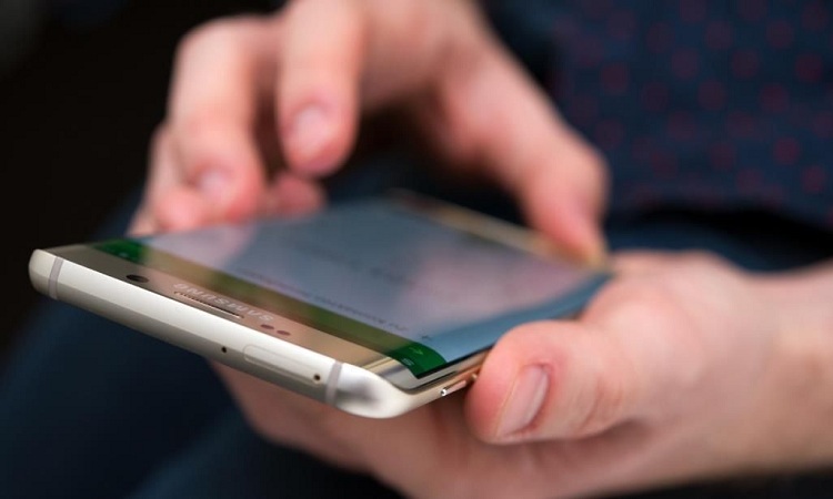 ابتكار جهاز للكشف عن كورونا يمكن توصيله بالموبايل