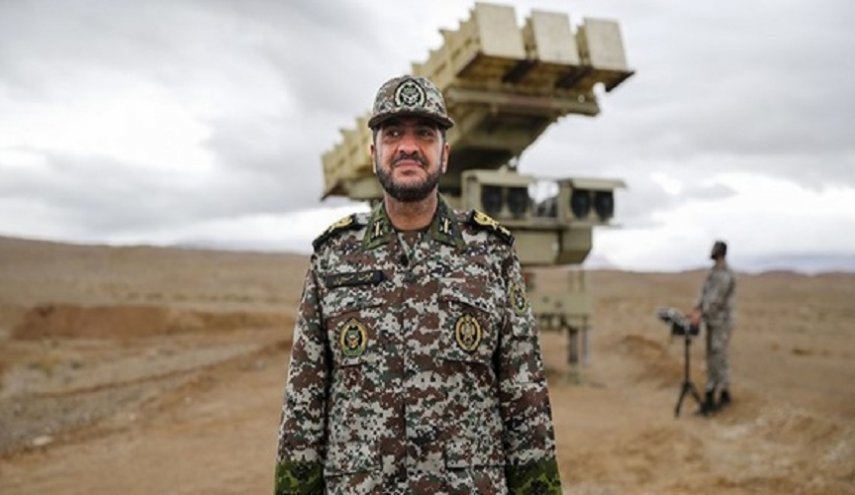 العميد صباحي فرد يتفقد مواقع الدفاع الجوي في جزيرة خارك جنوب ايران