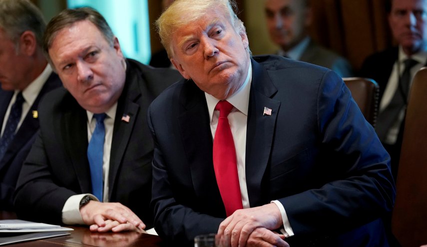 مسؤول أمريكي بارز يفضح ادعاءات ترامب وإدارته حول منشأ كورونا