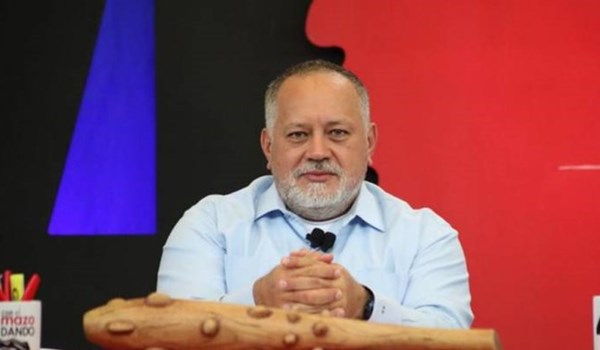 سياسي فنزويلي: الشعبان الإيراني والفنزويلي ينتهجان طريق الحرية