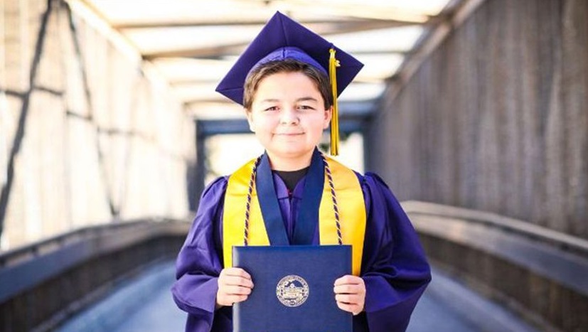 أصغر خريج جامعي يحوز على 4 شهادات!