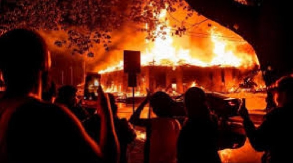 الولايات المتحدة..انفجار في مقر " CNN " أثناء الاحتجاجات