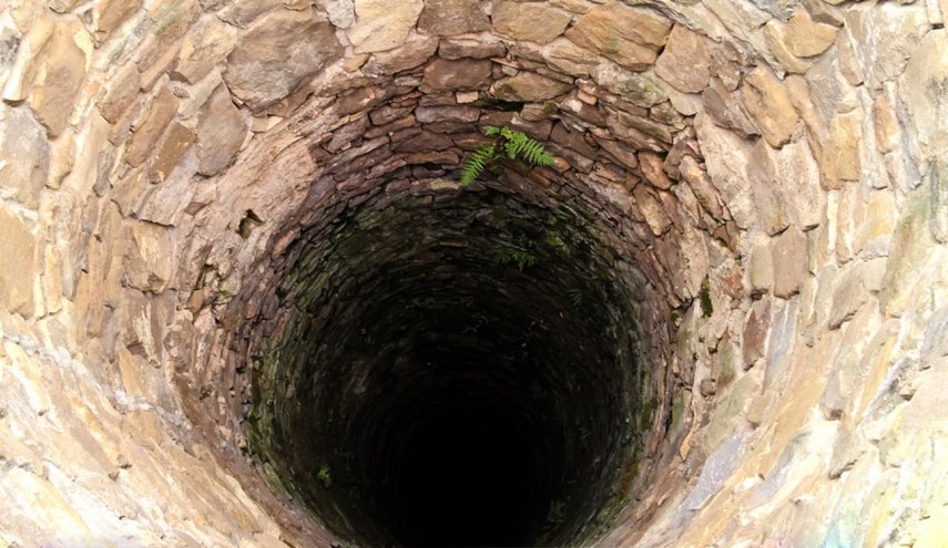 رفات سيدة في بئر تكشف لغزا من العصور الغابرة