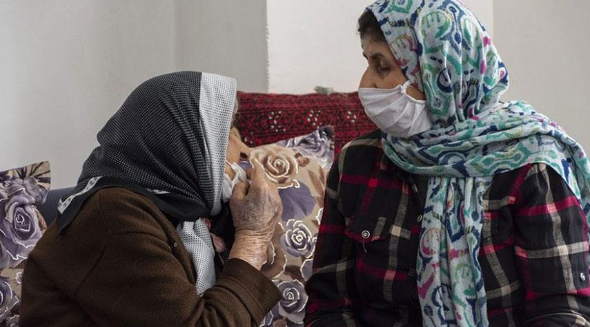 مسنّة ايرانية تتعافى من كورونا