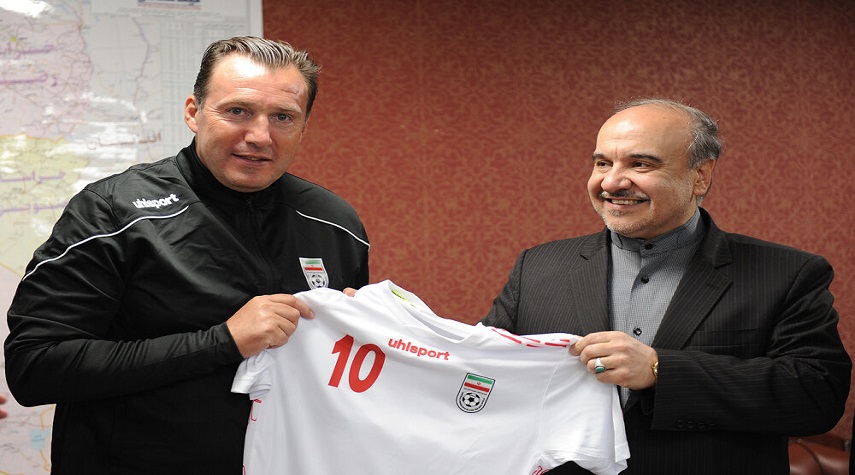 مارک ویلموتس را چه کسی به تیم ملی معرفی کرد؟