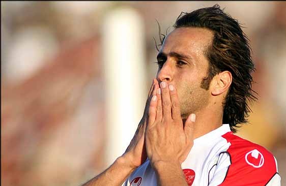 الايراني "كريمي" أحد أفضل المحترفين بتاريخ الدوري الاماراتي