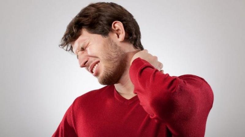 تخلّصوا من آلام الرقبة بهذه التمارين البسيطة