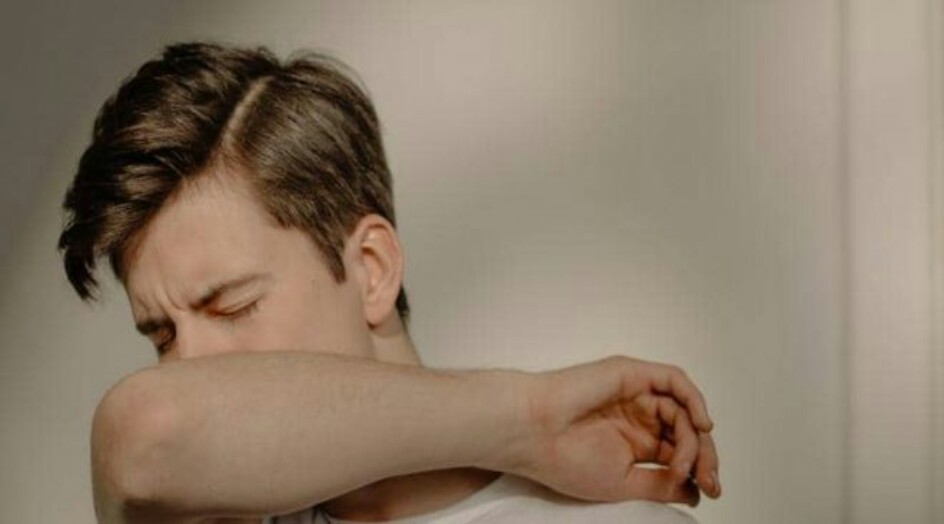 هل يمكنك التمييز بين سعلة مريض وسليم؟ دراسة تكشف “مفاجأة”