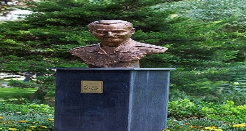 بالصور.. إزاحة الستار عن تمثال الشهيد قاسم سليماني