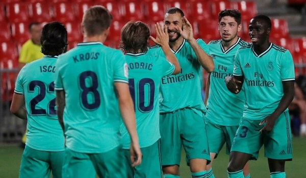 ريال مدريد يضع قدما على منصة التتويج