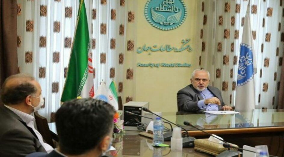 ظريف: خطأ حسابات القوى الكبرى خلف عواقب وخيمة