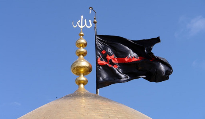 العتبتان الحسينية والعباسية تعلقان إقامة مراسم تبديل الرايات بليلة الأول من محرم