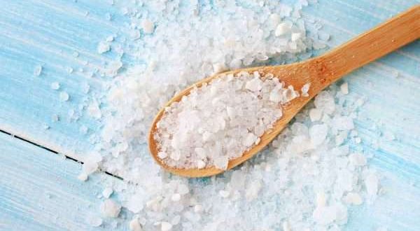 فوائد المضمضة بالملح للأسنان