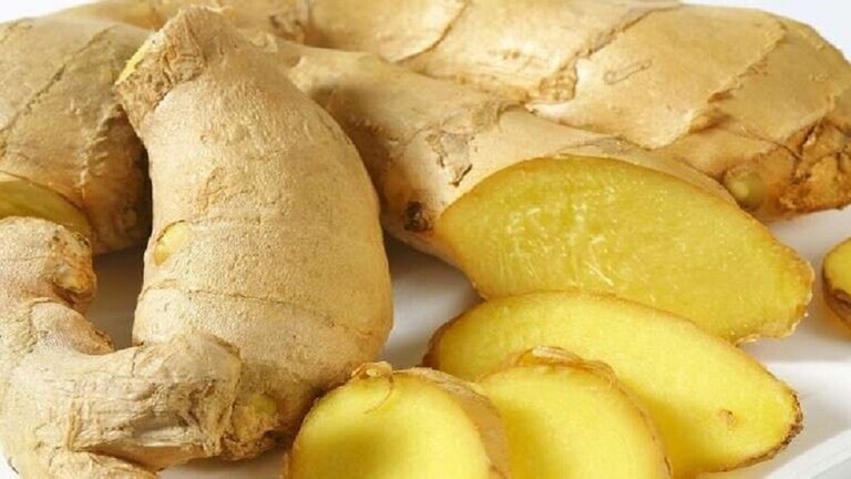خبير تغذية يحدد ميزتين صحيتين للزنجبيل