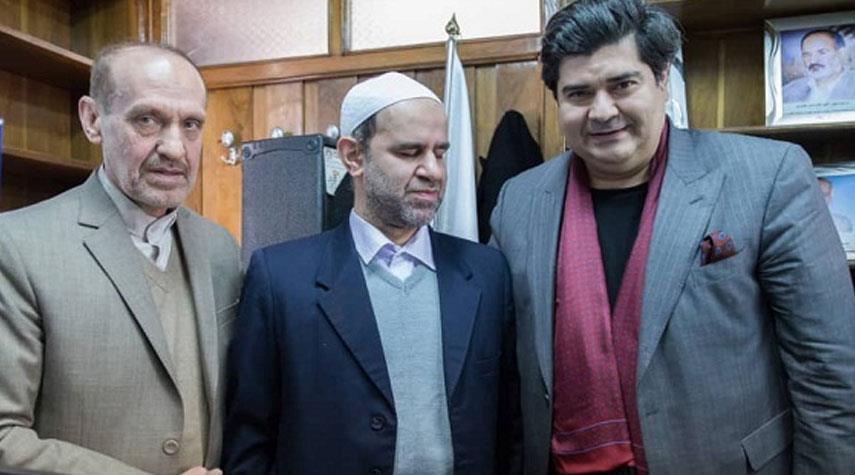 كفيف إيراني يحفظ القرآن إستماعاً