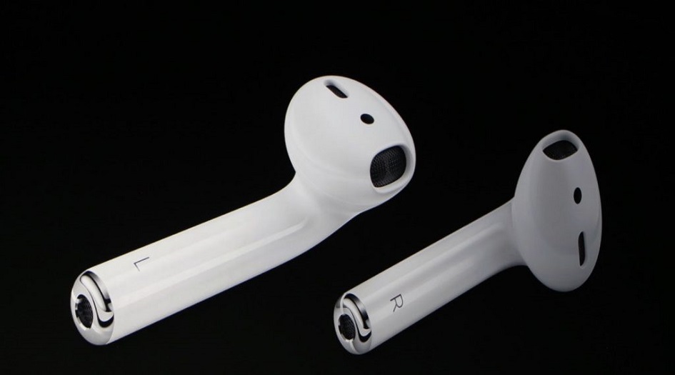 تحذيرات من مخاطر سماعات الأذن اللاسلكية