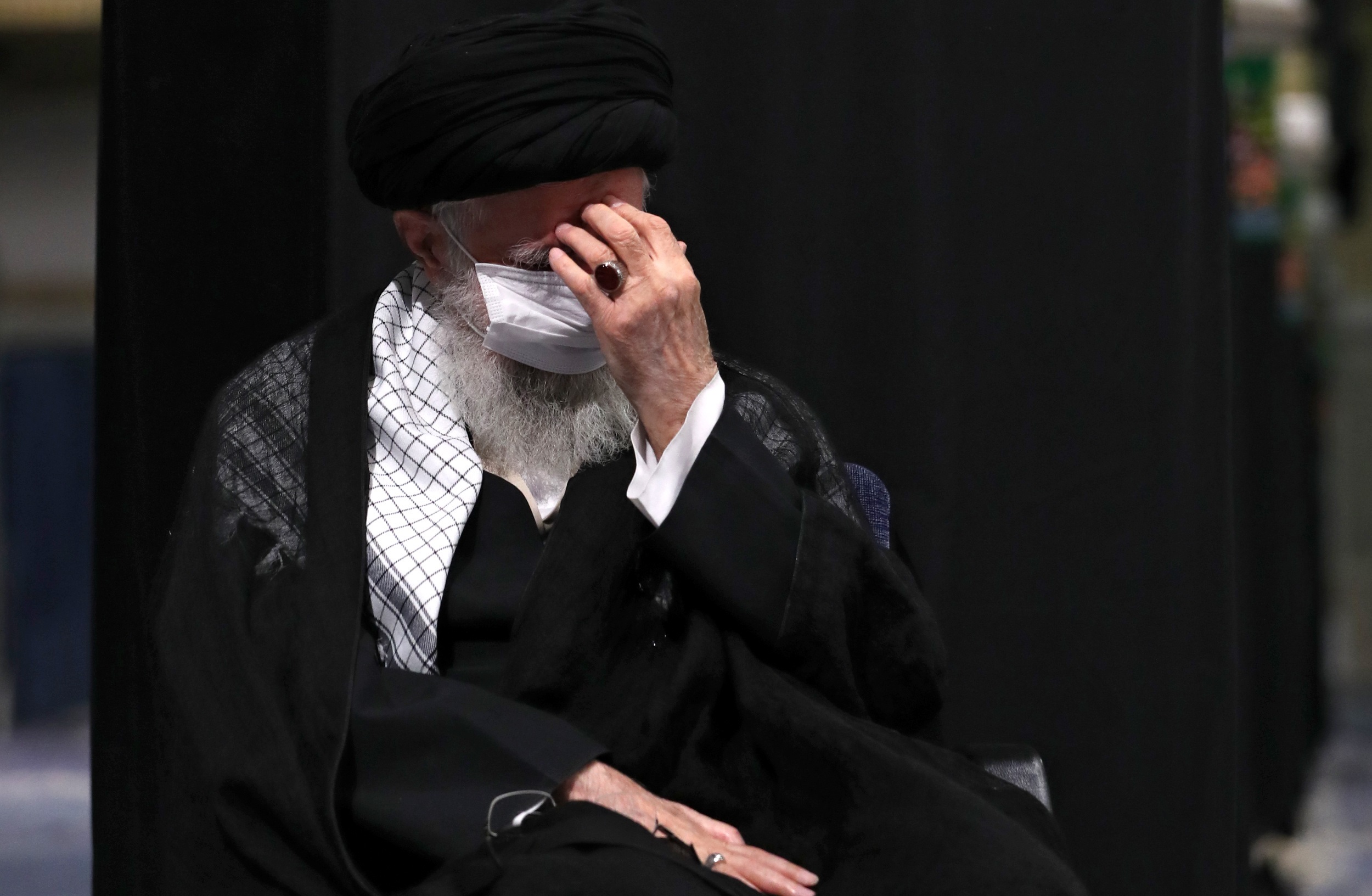 برگزاري نخستين شب مراسم عزاداري حضرت اباعبدالله الحسين (ع) با حضور رهبر انقلاب
