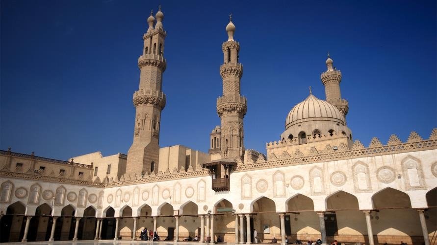 الأزهر يصدر بيان إدانة لحادث تمزيق القرآن في أوروبا