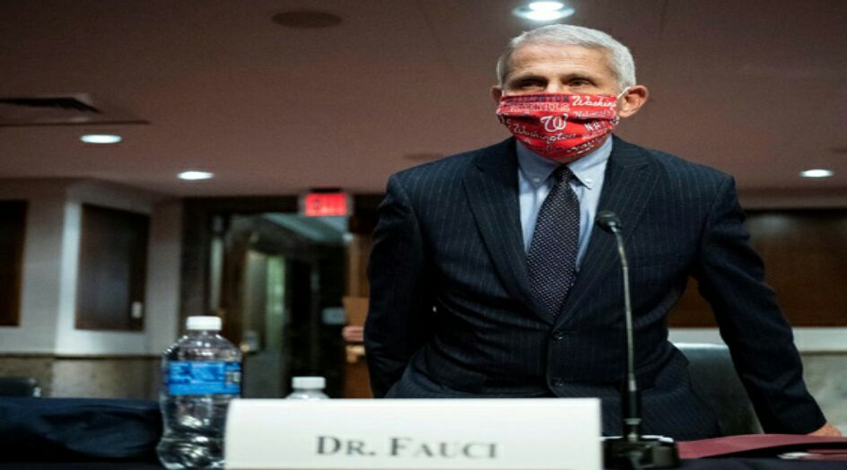 خبير أميركي يكشف موعد خلع الكمامات وعودة الحياة إلى طبيعتها