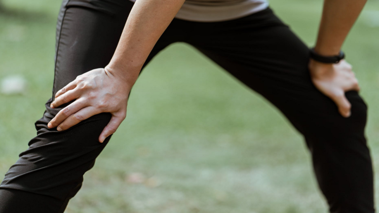 كشف نوع شائع من التوابل يمكنه تخفيف آلام الركبة والمفاصل!