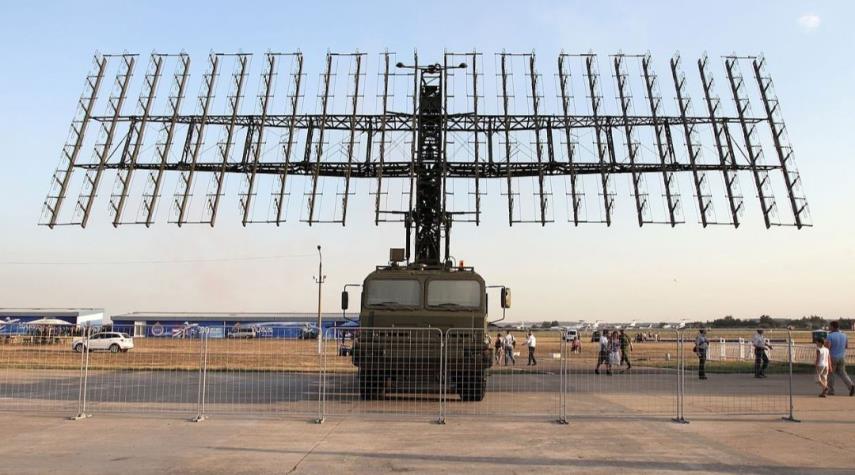 الجيش الإيراني يكشف عن رادار سروش المطور للدفاع الجوي