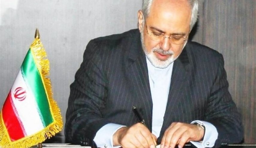 ظريف يأمل بتطوير شراكة استراتيجية شاملة مع الصين