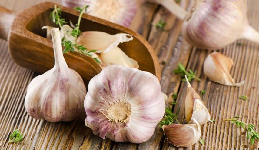 تعرف على الطريقة الصحيحة بتناول الثوم لحرق الدهون!