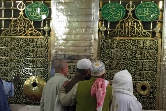 درهاي روضه شريف مسجدالنبي به روي نمازگزاران باز شد