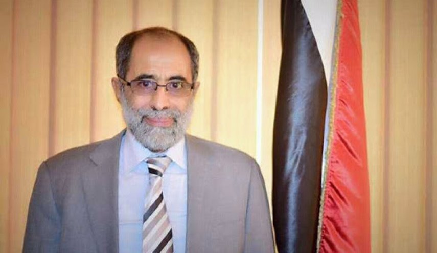 بالصورة: استشهاد وزير الشباب والرياضة اليمني إثر إطلاق نار على سيارته