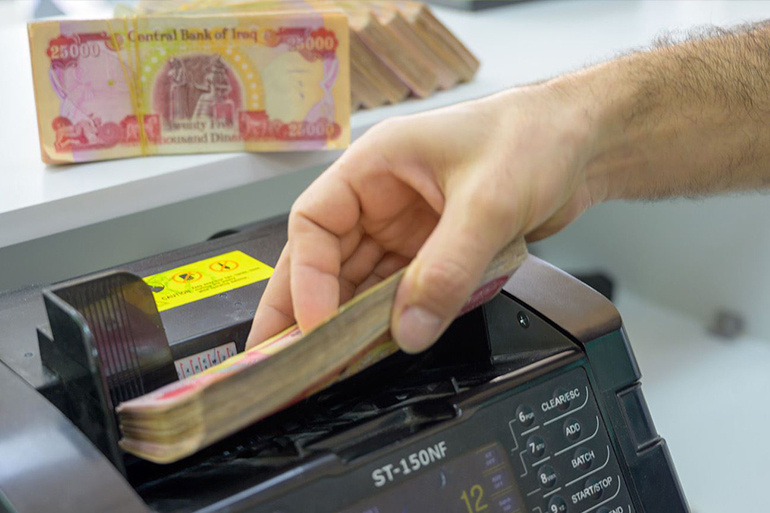 العراق..المالية النيابية تكشف عن توجه جديد بشأن قانون العجز المالي وتأمين الرواتب