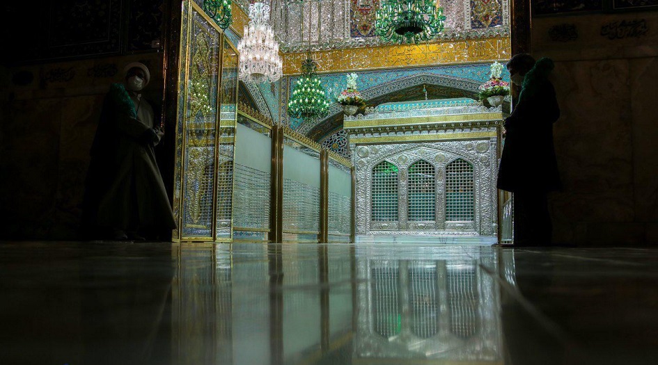 تزيين الحرم الرضوي الشريف بمناسبة ولادة الرسول الاعظم (ص) وحفيده الامام الصادق(ع) 