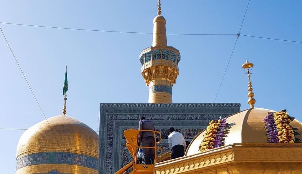 آذين بندي حرم رضوي به مناسبت هفته وحدت +عكس