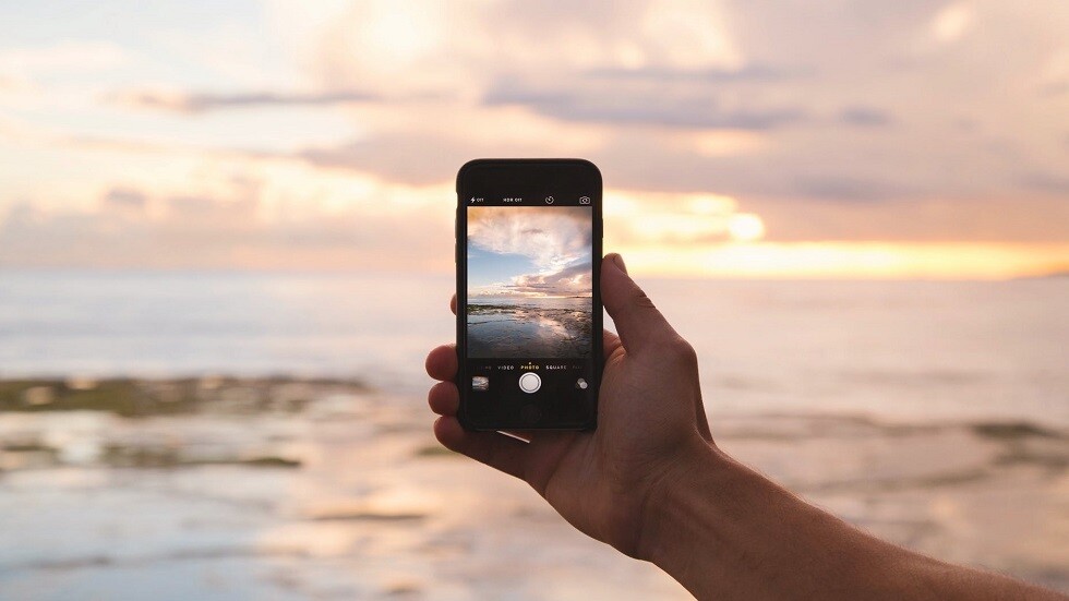 الصين تسجل براءة اختراع لهاتف بـ 8 كاميرات!