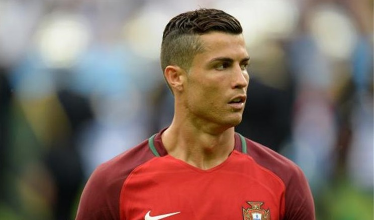 أول تعليق لرونالدو بعد خروج البرتغال من أمم أوروبا