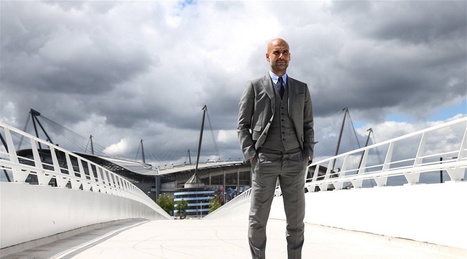 جوارديولا يستمر مدرباً للسيتي حتى 2023