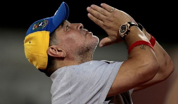 نقل جثمان مارادونا إلى القصر الرئاسي في بوينس آيرس