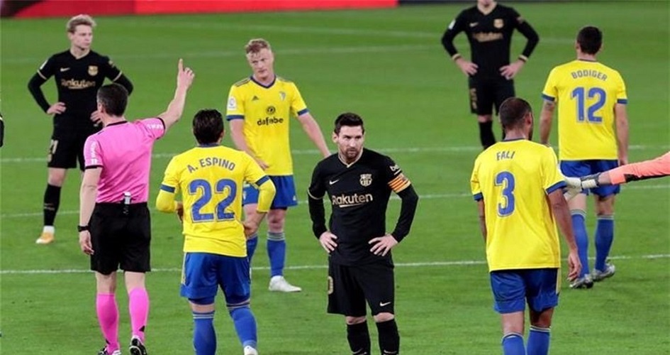 قادش يحقق المفاجأة ويفوز على برشلونة