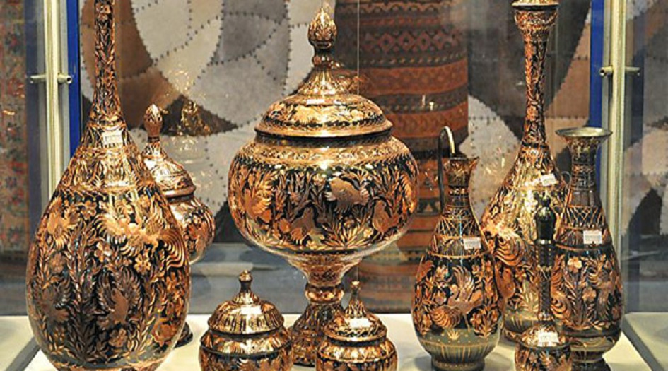 النقش على المعدن.. فن ايراني يعود تاريخه إلى آلاف السنين + صور