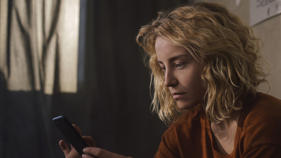 هذا ما يفعله قضاء وقت طويل على مواقع التواصل الاجتماعي بأجسامكم