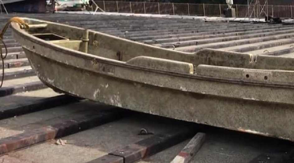 بعد عشر سنوات على اختفائه.. قارب صيد يعود بإعجوبة الى موطنه