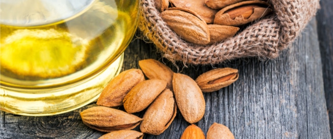 فوائد زيت اللوز المر ... أهم فوائد زيت اللوز المر للجسم و للشعر