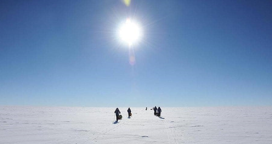 كورونا يصل إلى أبعد نقطة في الكرة الأرضية