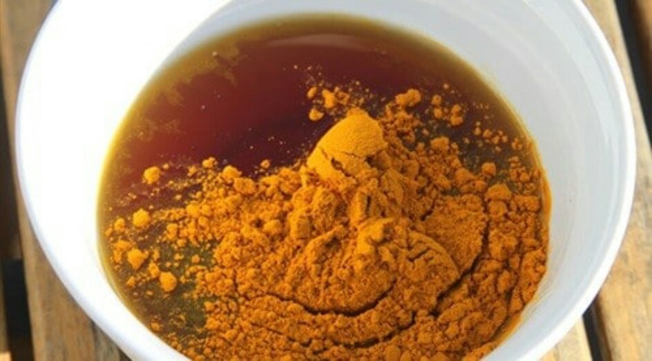 خليط الكركم والعسل .. يقاوم 10 أمراض شرسة