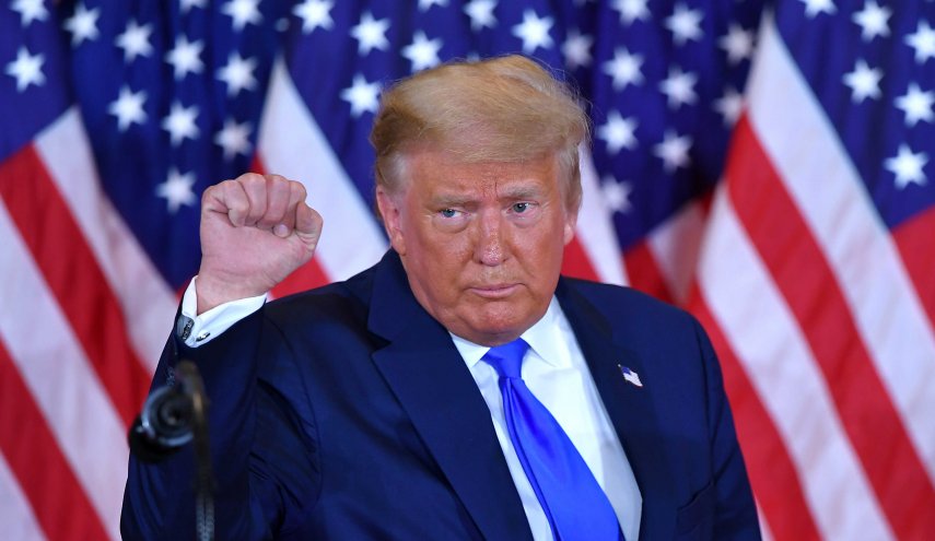 قاض فدرالي: ليس غريبا أن يقوم مجرم مثل ترامب بالعفو عن مجرمين آخرين