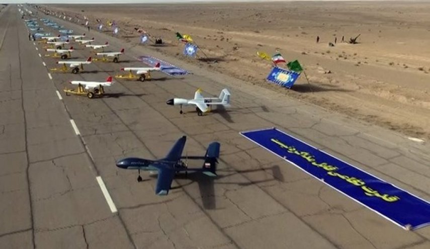 مناورات الجيش الايراني.. استعراض مئات الطائرات المسيرة