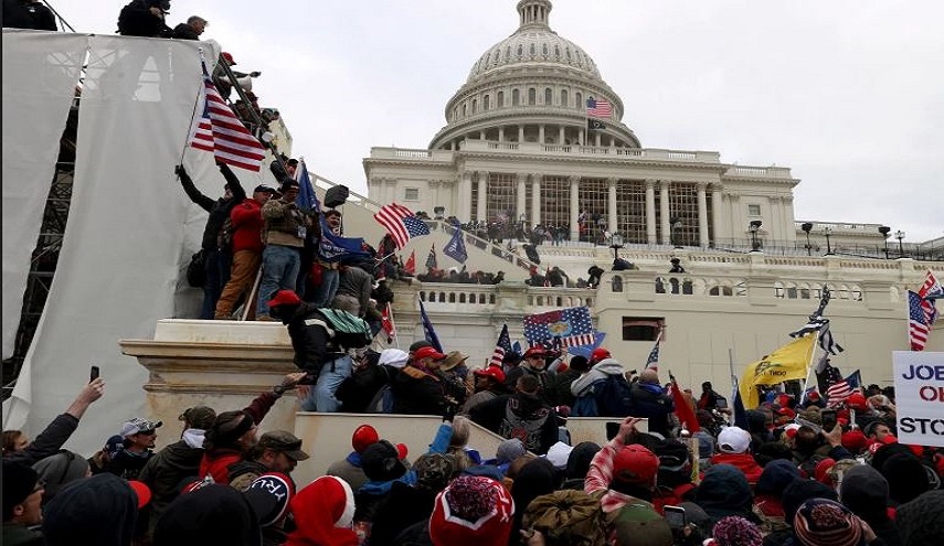 ترامب ولعنة السماء!!