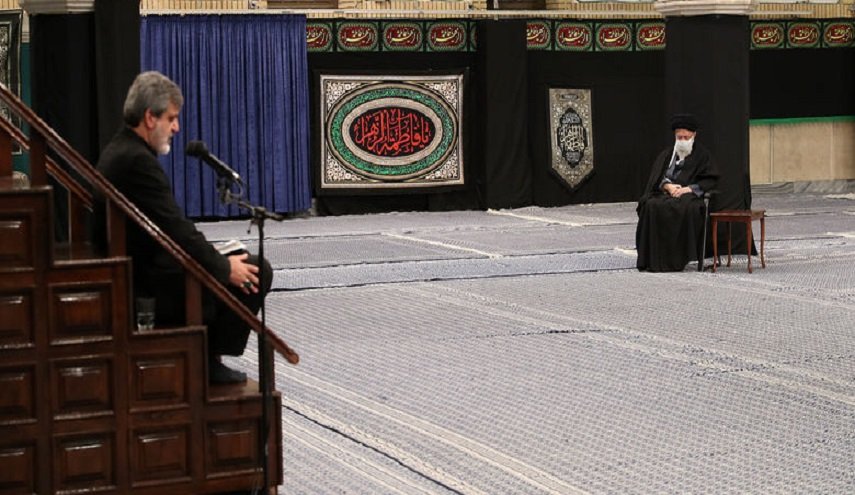 قائد الثورة يقيم مجلس العزاء على الصديقة الشهيدة+ صور