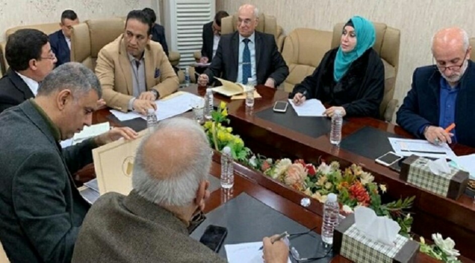 المالية النيابية العراقية تقدم مقترحا بديلا بشأن استقطاع رواتب الموظفين