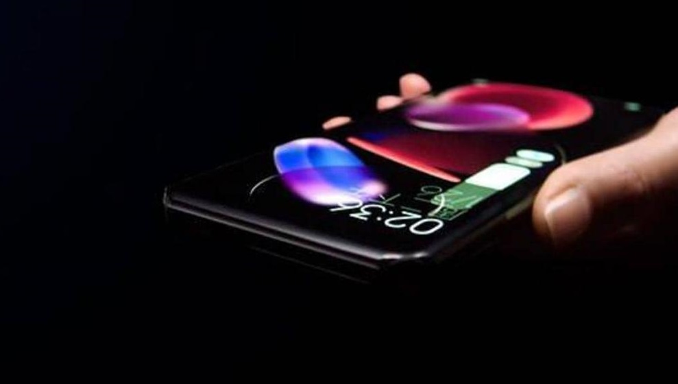بلا منافذ ولا أزرار.. شركة صينية تكشف "الهاتف المذهل"